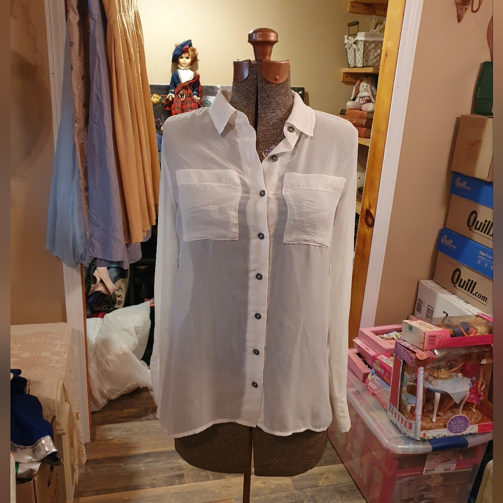 💜 Sheer button up shirt